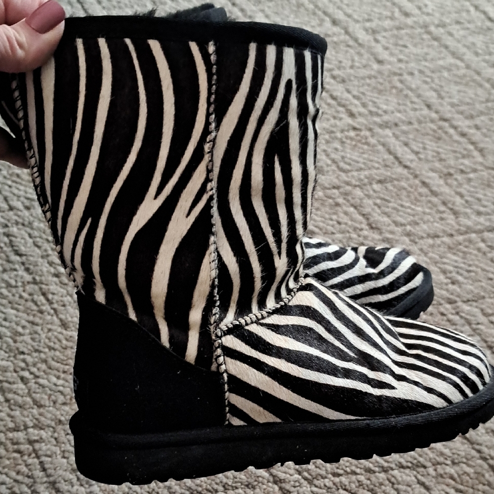 UGG Black and White Animal Print Boots. Brand New Never Wore - Picture 2 of 4